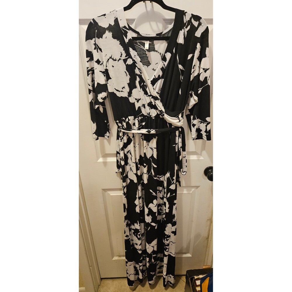Black and White Long Dress Size 1x Emerald